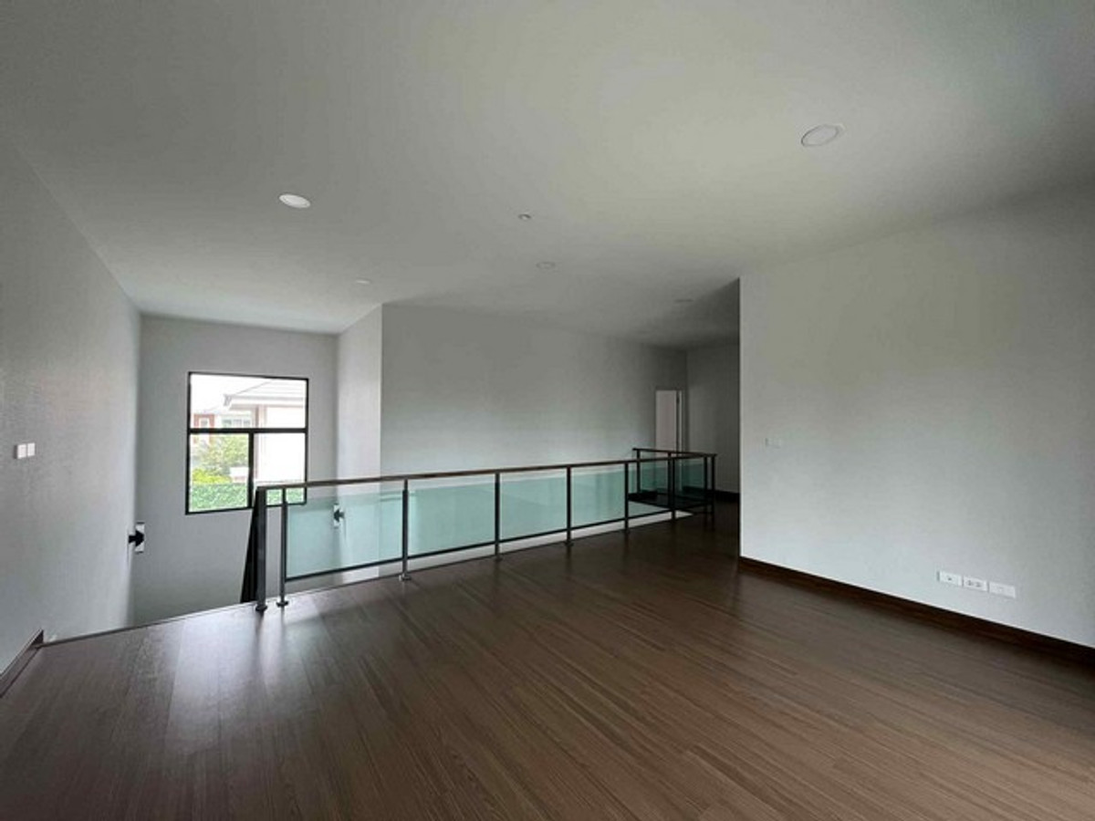 ขายบ้านแจ้งวัฒนะ เมืองทอง : ขายบ้านเดี่ยว THE CITY ดอนเมือง แจ้งวัฒนะ ที่ดิน 106.8 ตารางวา พื้นที่ใช้สอย 416 ตร.ม. 5 ห้องนอน 6 ห้องน้ำ