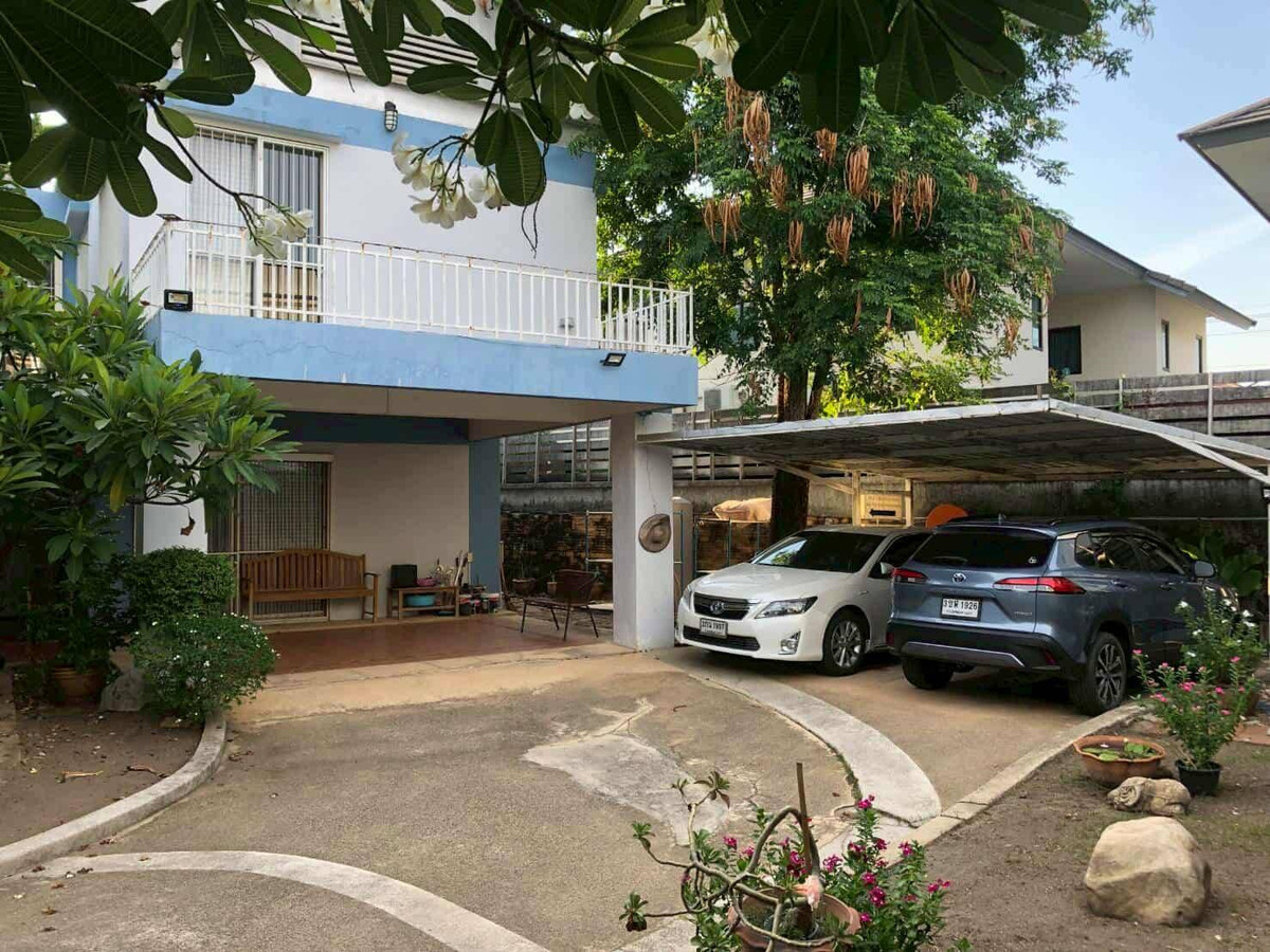 For SaleHouseBangna, Bearing, Lasalle : Cheapest in this area!! 2-story detached house, Noble Home Village, Bang Phli, prime location, near shopping malls, expressway, Suvarnabhumi Airport.