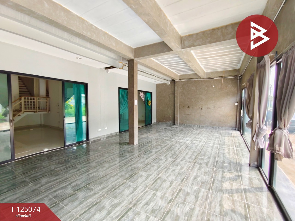 ขายทาวน์โฮม 2 ชั้น ถ.สมบูรณ์กุล เหน้าเมือง ราชบุรี Loading...