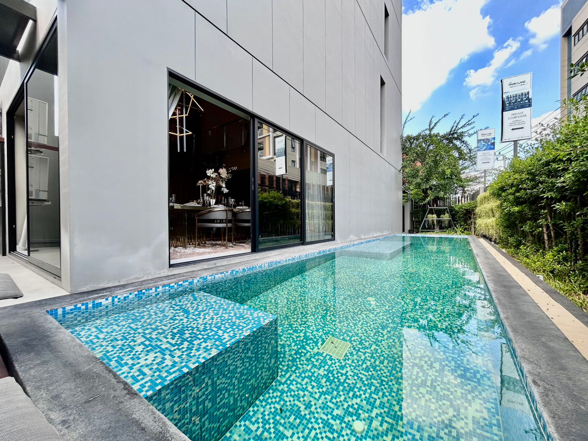 ให้เช่าทาวน์โฮมบางนา แบริ่ง ลาซาล : ให้เช่าทาวน์โฮมหรูในโครงการ The Park Lane Sukhumvit 105 