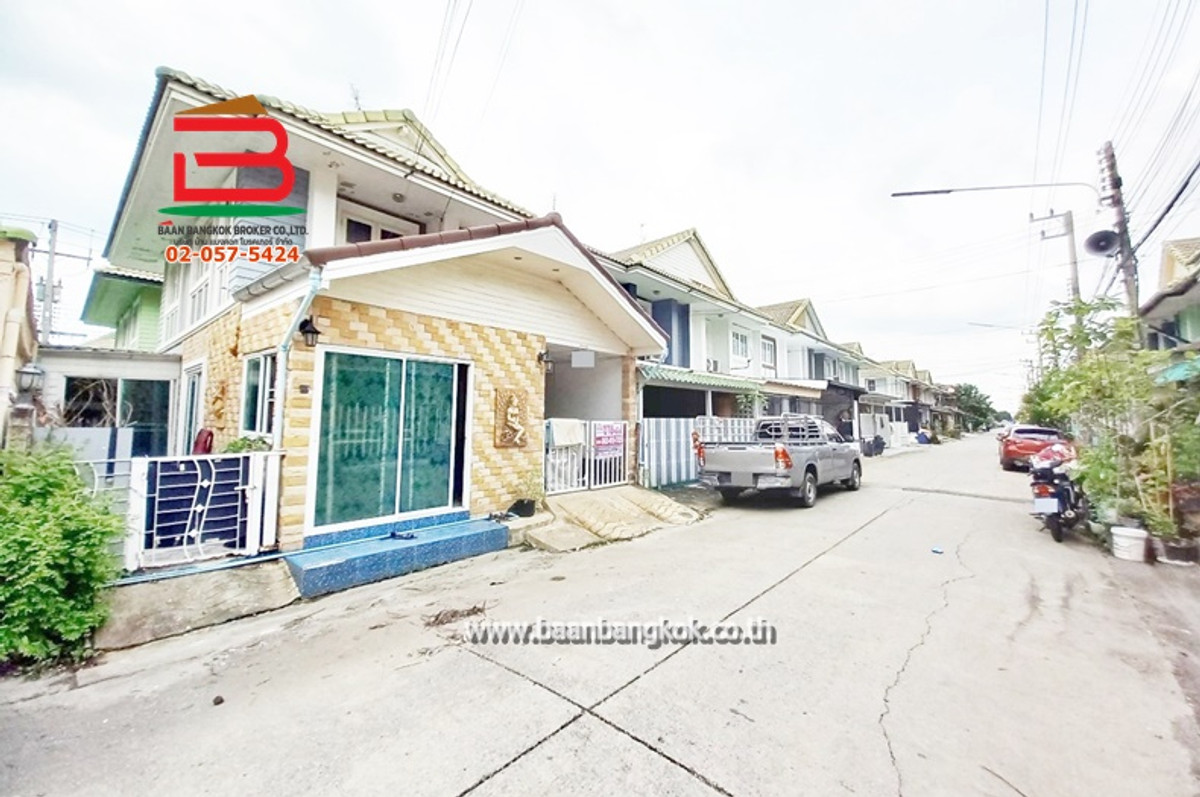 ขายทาวน์โฮมปทุมธานี รังสิต ธรรมศาสตร์ : ทาวน์เฮาส์ หมู่บ้าน พฤกษาบี รังสิตคลอง 3 เนื้อที่ 24 ตารางวา ถนนเมนหน้าโครงการ ซอย 27/3, ตรงข้ามตลาดจัมโบ้ คลองสาม ถนนรังสิต-นครนายก ตำบลคลองสาม อำเภอคลองหลวง จังหวัดปทุมธานี
