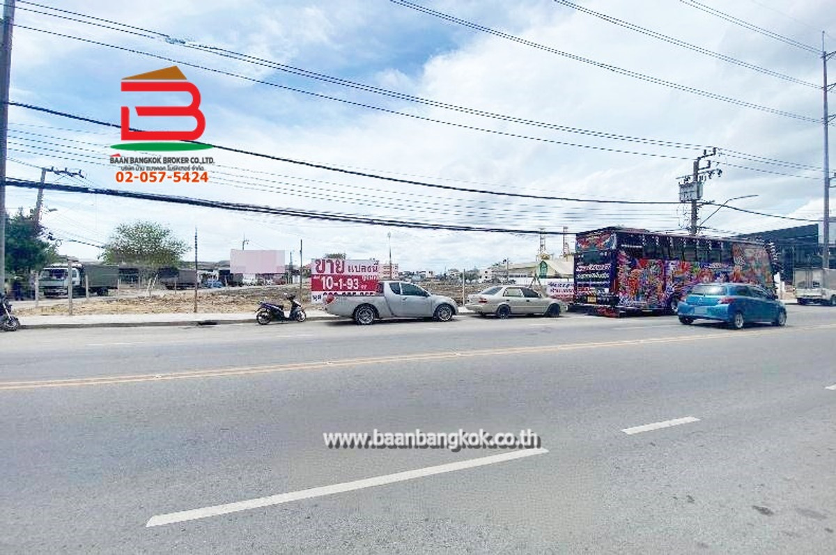 For SaleLandSamut Prakan,Samrong : Land next to the road at the end of the house, Soi 38, for sale cheap as appraised price, area 10-0-93 rai, old Sukhumvit Road. Mueang Samut Prakan District