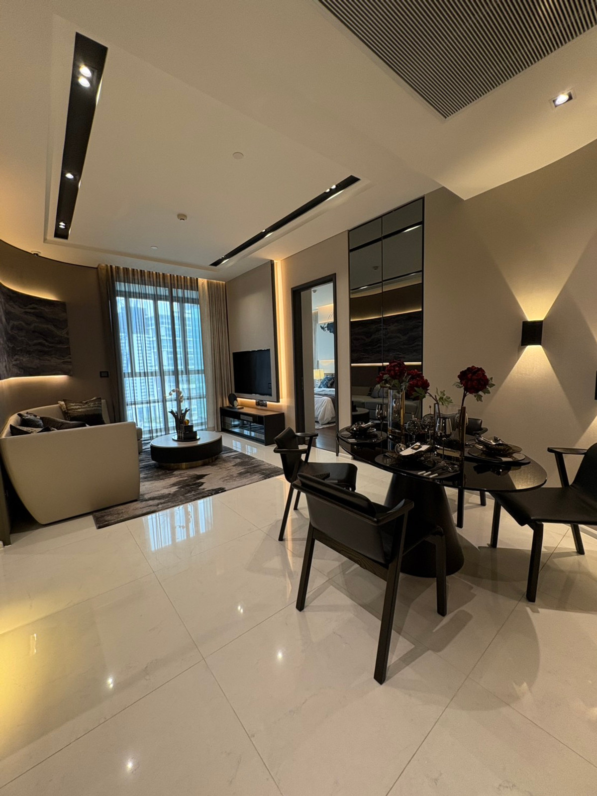 2-Bedroom 2-Bathroom, 350 meters from BTS Thonglor(Sukhumvit 55), Exclusive High-end Condominium - The Bangkok Thonglor (Maid service, Property Assistance, Etc.) Ready to move in  Loading...