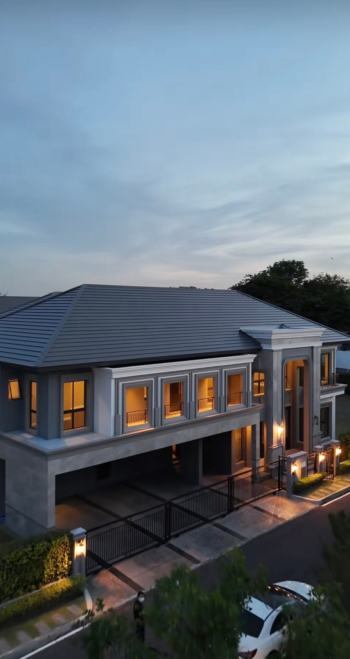 House For Rent at Grand Bangkok Boulevard Ramintra - Kasetnawamin Loading...