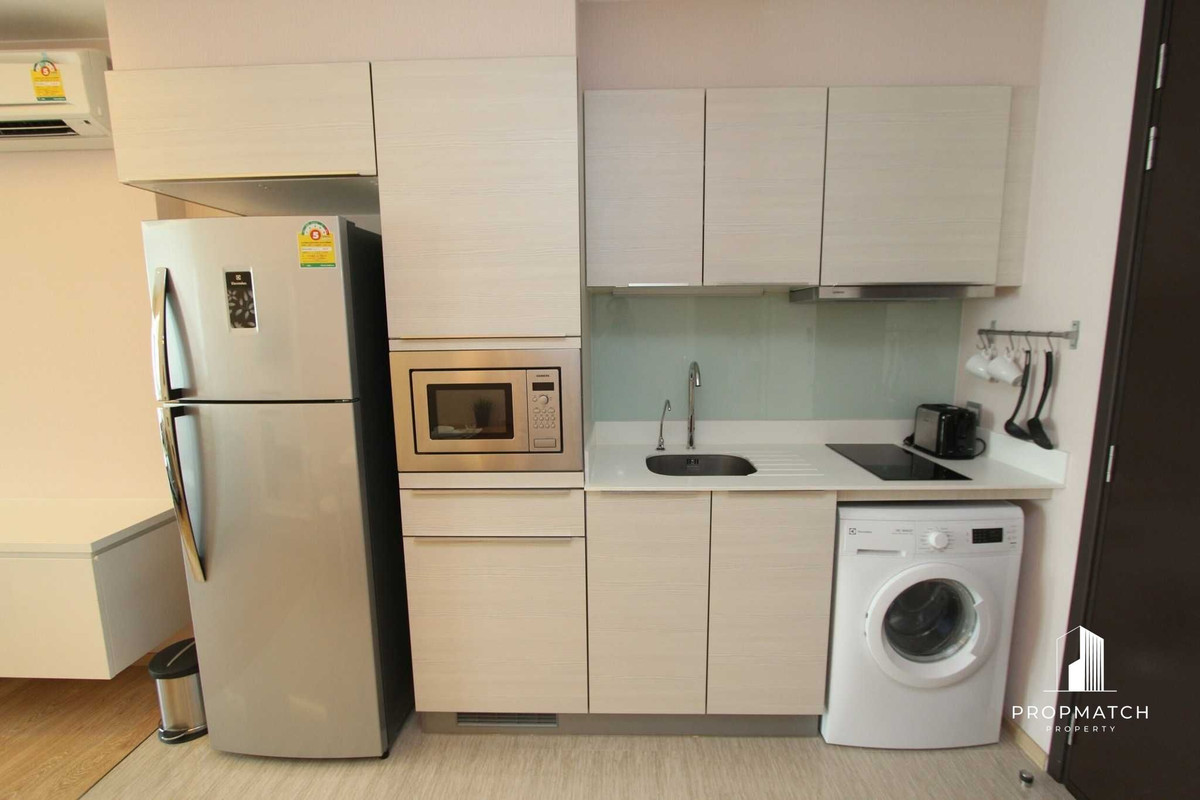 ✨Flash Deal ✨H Sukhumvit 43 ( 1Bed 1Bath 39SQM.) พร้อมอยู่ ! เพียง  5,250,000บาท Tel.0981315848 @propmatch Loading...