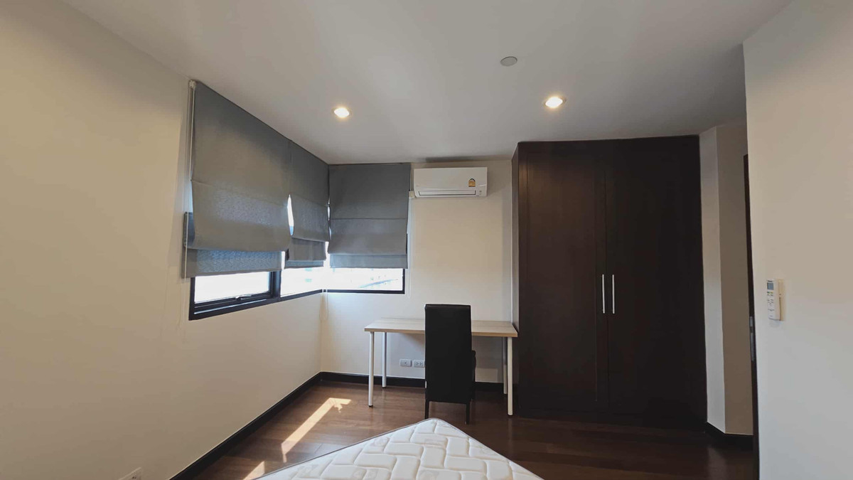 ✅ Sathorn Garden for Rent (Condo for rent Sathorn Garden) 3 bedrooms 3 bathrooms Loading...