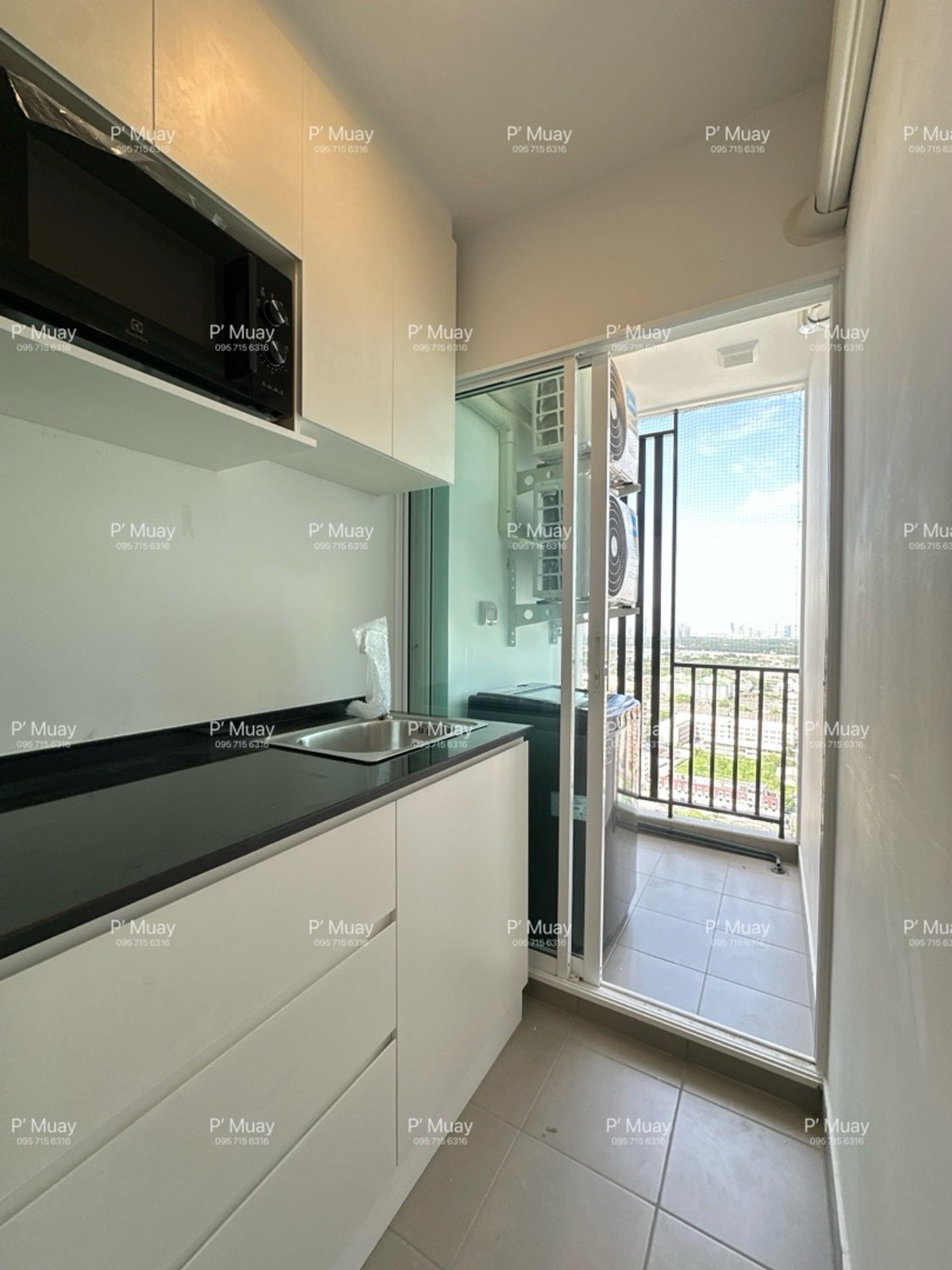 For RentCondoBangna, Bearing, Lasalle : 🎉For rent, new room, first hand 🎉 ✨Bright white ✨#RegentHomeBangna building 🅰️ beautiful built-ins 🌟 has walk-in closet 🌟 📱Digital door lock📱#BTS Bangna only 5 minutes ❤️ Rent 12,000 baht