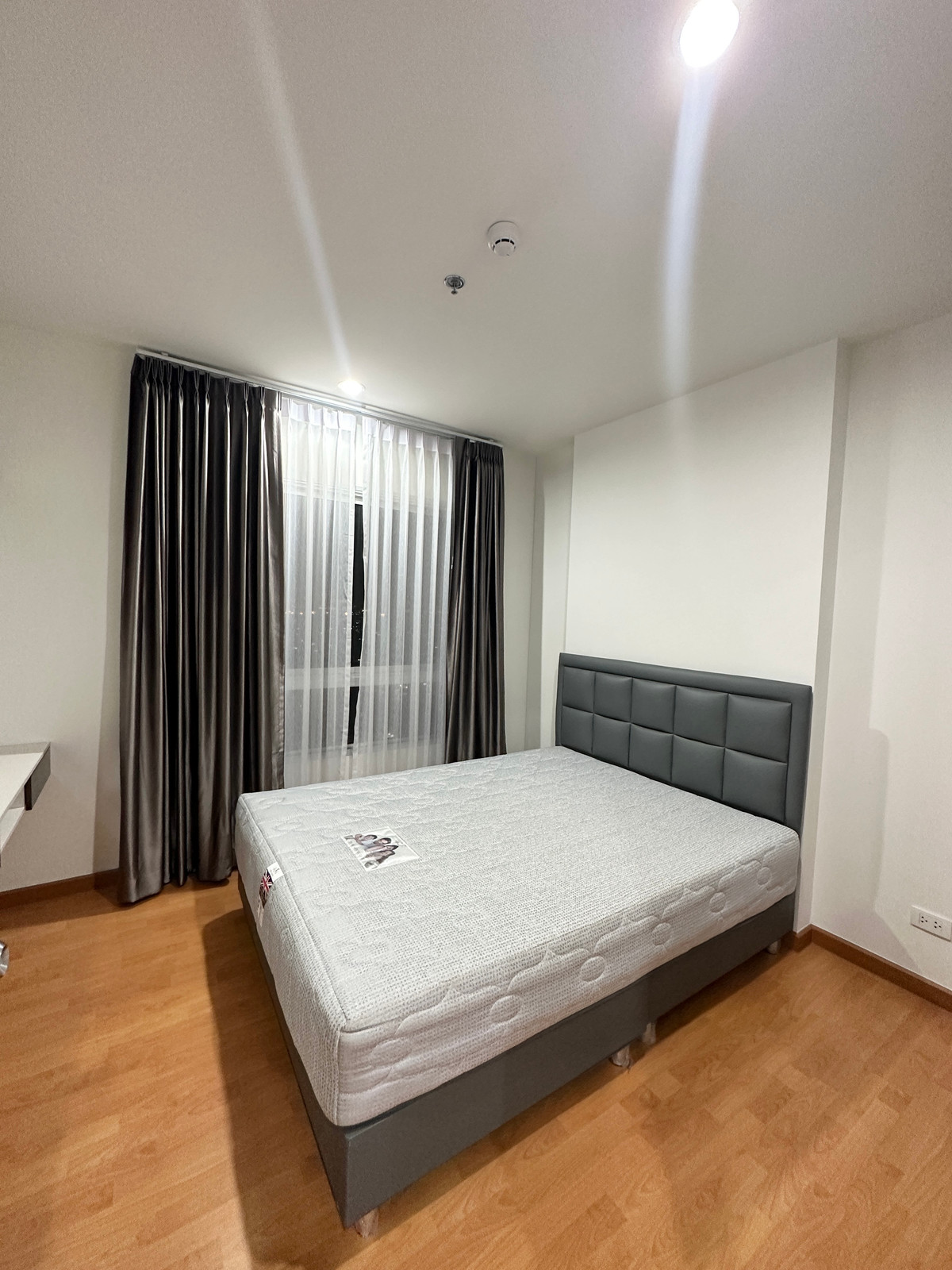 For RentCondoSamut Prakan,Samrong : Complete items, laundry included / ready to move in: For rent The President Sukhumvit-Samut Prakan, near BTS Phraeksa 100 m, next to BTS Phraeksa / next to Robinson Department Store / next to Black Market / opposite there is Big C.