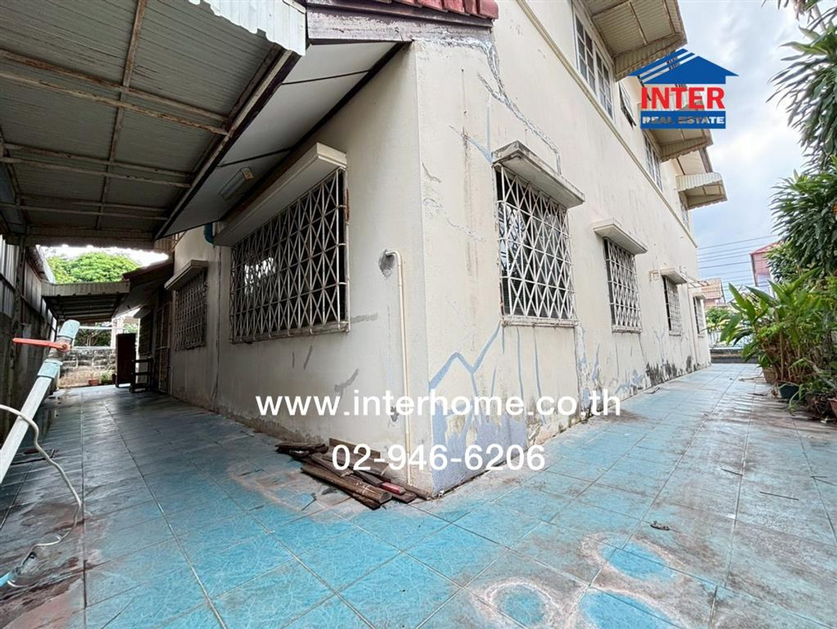 Land + 2-story detached house, 90 sq m, Krisada Nakhon Village 17 Soi Phutthamonthon Sai 3, Soi 19, Phutthamonthon Sai 3 Road Borommaratchachonnani Road, Thawi Watthana District, Bangkok Loading...