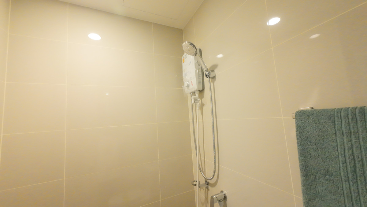 ขายคอนโดบางนา แบริ่ง ลาซาล : คอนโด A space วิวสวย ไม่มีตึกบัง จัดเต็มพร้อมเฟอร์ หิ้วกระเป้าเข้าอยู่ได้เลย มีเพียงห้องเดียว ราคาถูกสุดในโครงการ