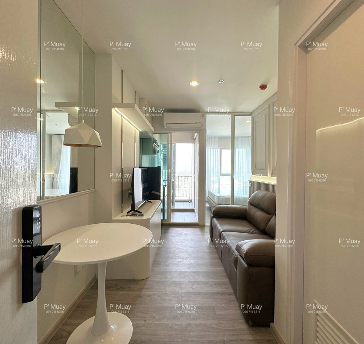 For RentCondoBangna, Bearing, Lasalle : 🎉For rent, new room, first hand 🎉 
✨Bright white ✨
#RegentHomeBangna building 🅰️ beautiful built-ins 🌟 has walk-in closet 🌟 📱Digital door lock📱#BTS Bangna only 5 minutes ❤️ Rent 12,000 baht