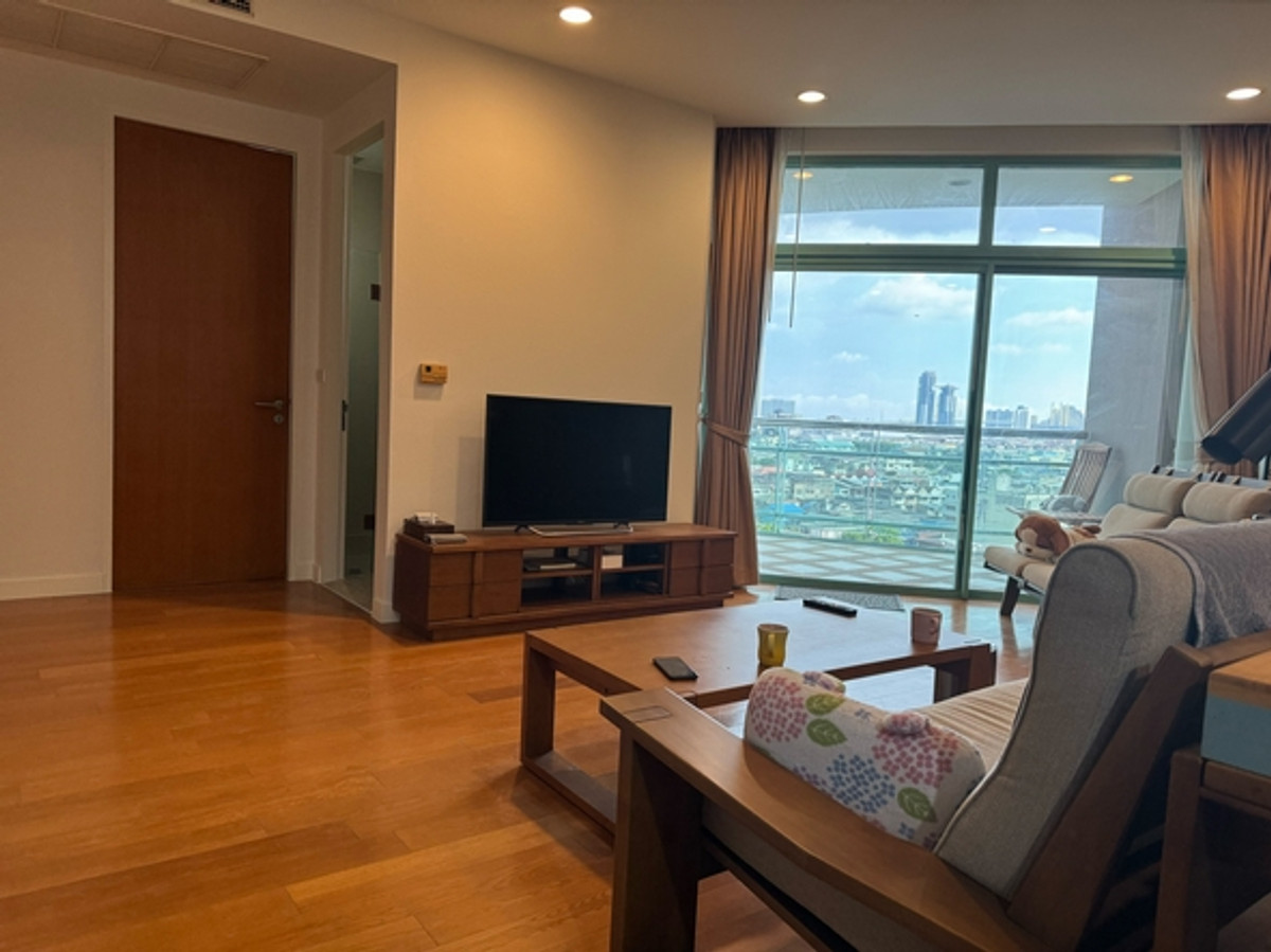 ให้เช่าคอนโดพระราม 3 สาธุประดิษฐ์ : ให้เช่า คอนโดชาเทรียม 2 นอน 127 ตรม. Built-In ครบ ติดถนนเจริญกรุง ตรงข้าม Shrewsbury School