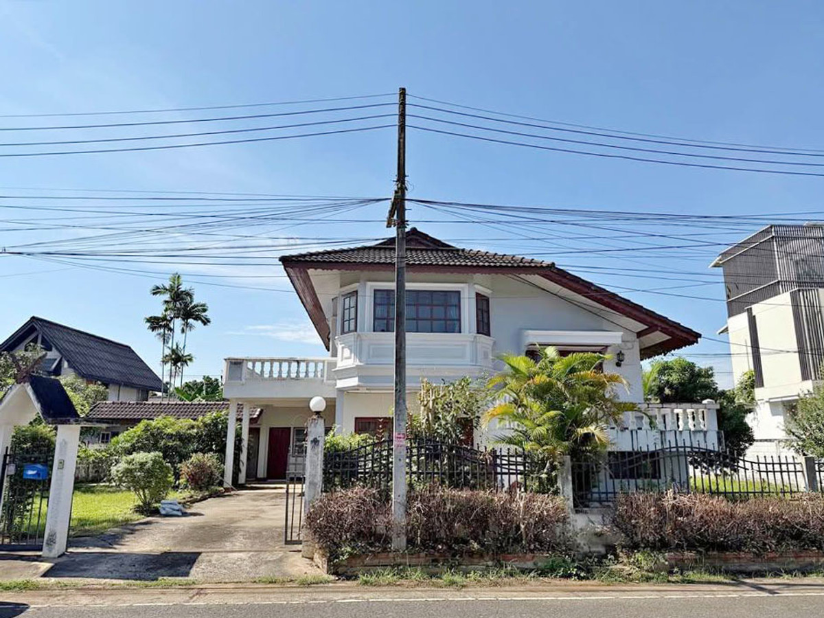 For RentHouseChiang Mai : House for rent 16,000 baht per month, close to Waree School, only 5 minutes, No.15H783