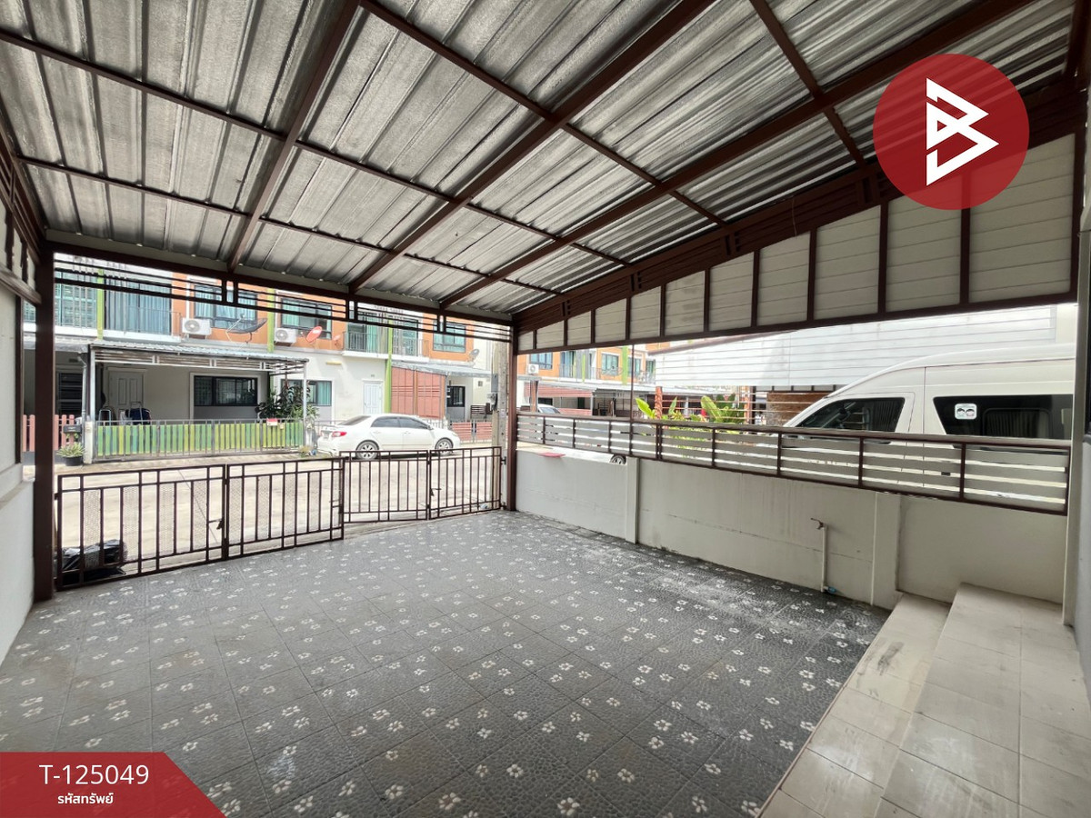 Townhouse for sale behind the edge SC Village Eastern-Bowin Chonburi Loading...