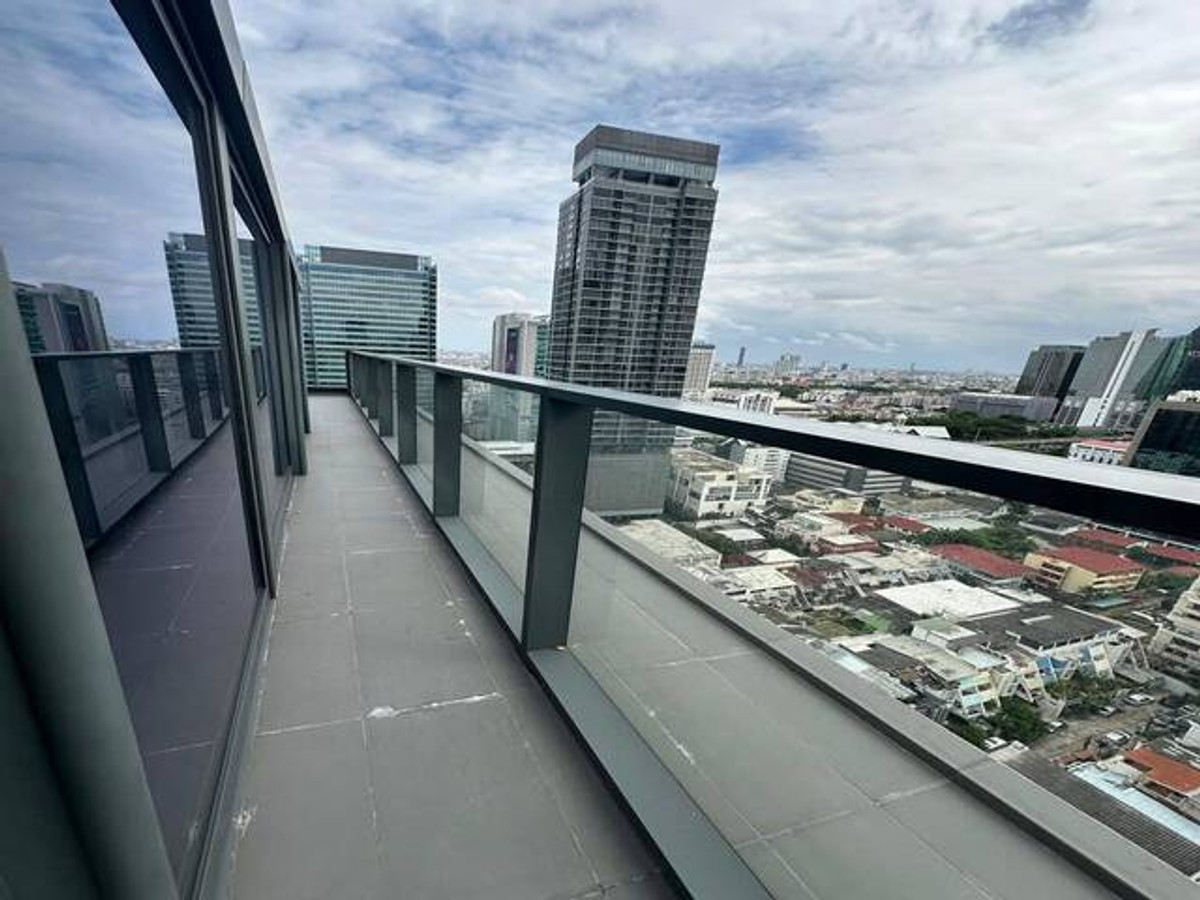 ให้เช่าคอนโดสาทร นราธิวาส : Spacious 2-Bedroom Condo for Rent at Tait Sathorn 12, Just Steps from BTS St. Louis