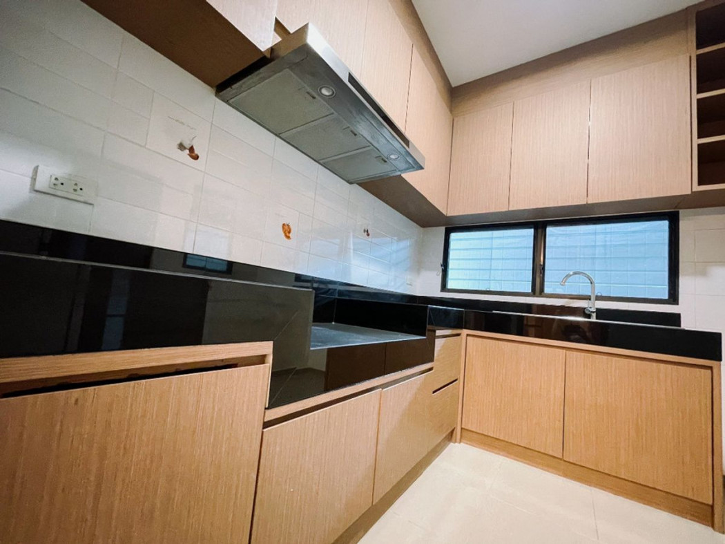 Singlehouse for rent, Mantana Srinakarin - Bangna,  Soi Wat Nam Daeng, near Mega Bangna, only 4 minutes and near Sri Dan BTS station. Loading...