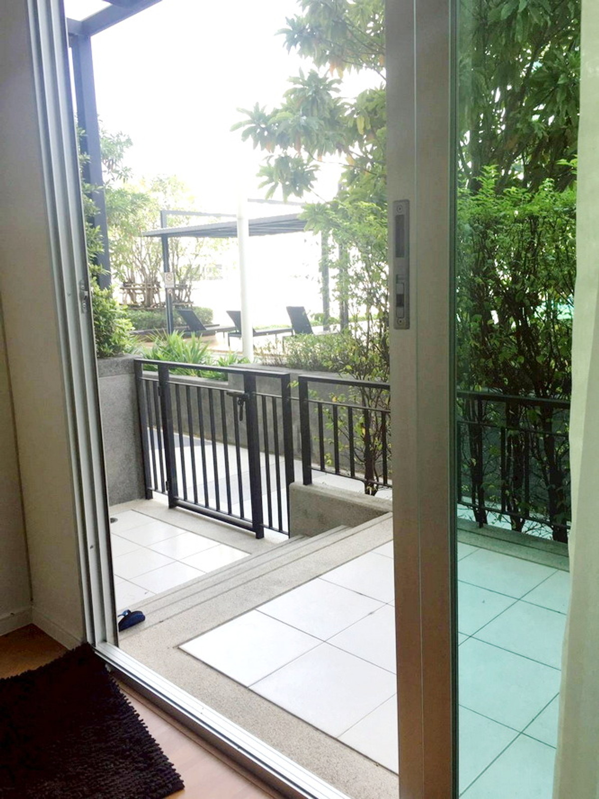 For Rent Lumpini Park Rama 9  large 1 bedroom size 38 sqm pool access  Loading...