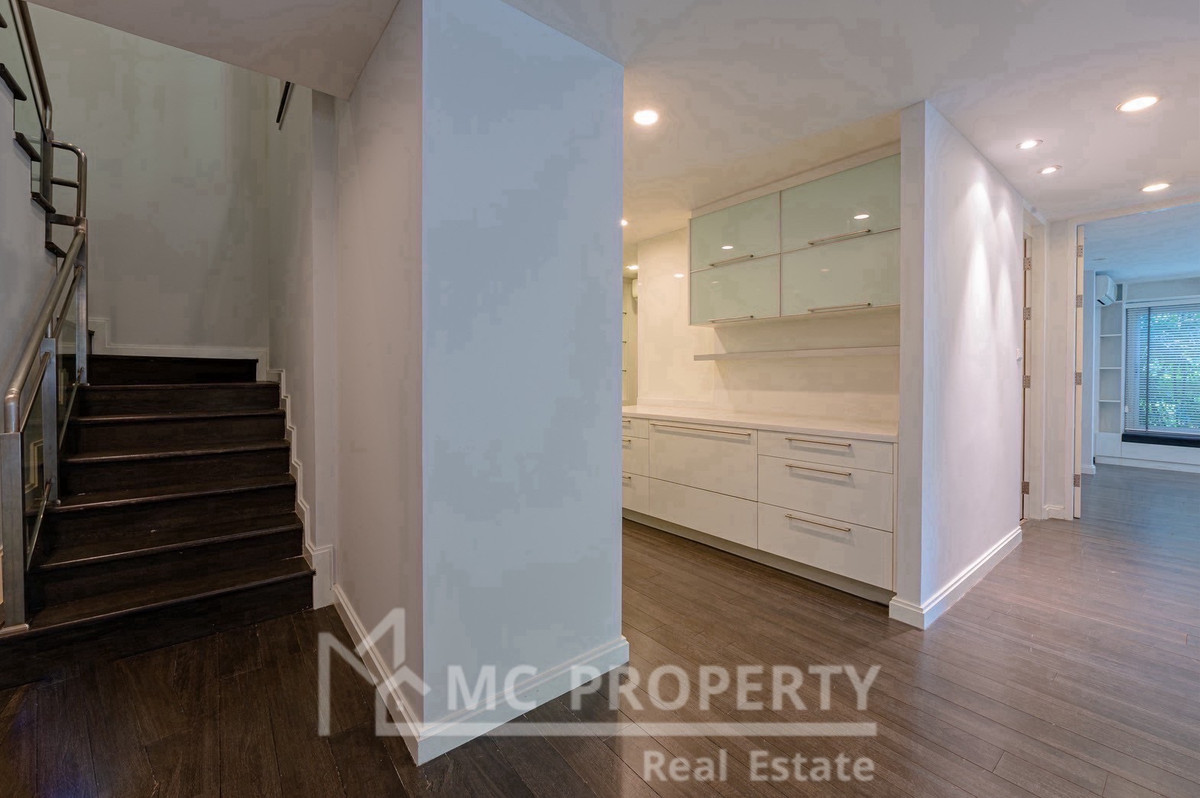 Belle grand rama9 204sqm 3 bedroom Duplex for rent only 100,000 please contact 0816878954 Loading...