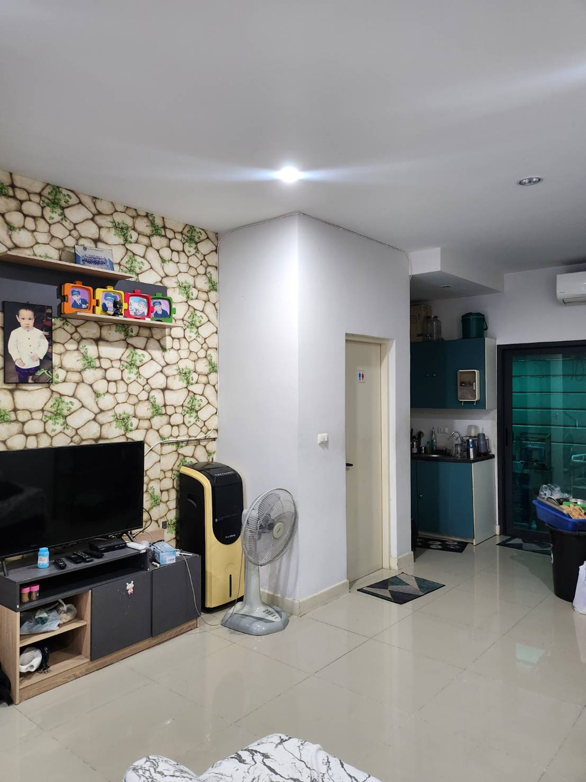 For sale/rent, 3-story townhome, width 5 meters, Baan Klang Muang Sathorn-Suksawat. Loading...
