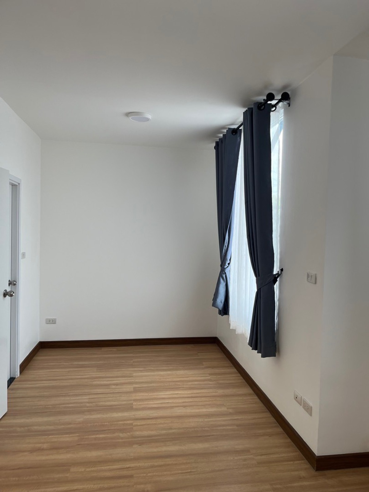 ขายทาวน์เฮ้าส์ 2 ชั้น Loading...