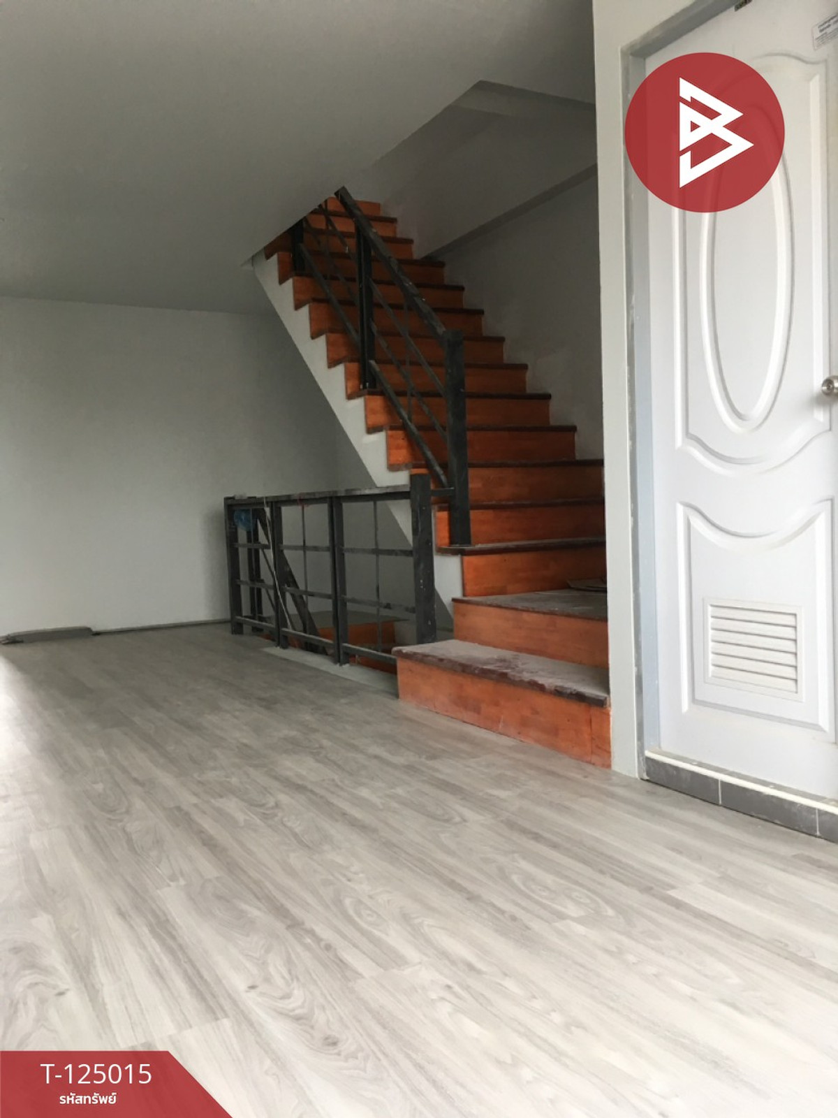 ขายอาคารพาณิชย์ 3 ชั้น เนื้อที่ 24.3 ตร.วา บางเมือง สมุทรปราการ Loading...