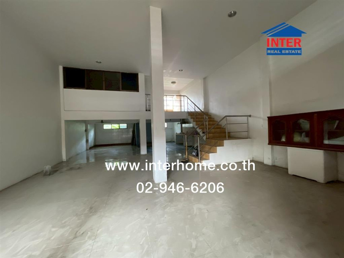Commercial building, 3.5 floors, 26 sq m, commercial building, Soi Phahonyothin (Soi Chokdee 1), Phahonyothin Road, Bang Khen District, Bangkok. Loading...