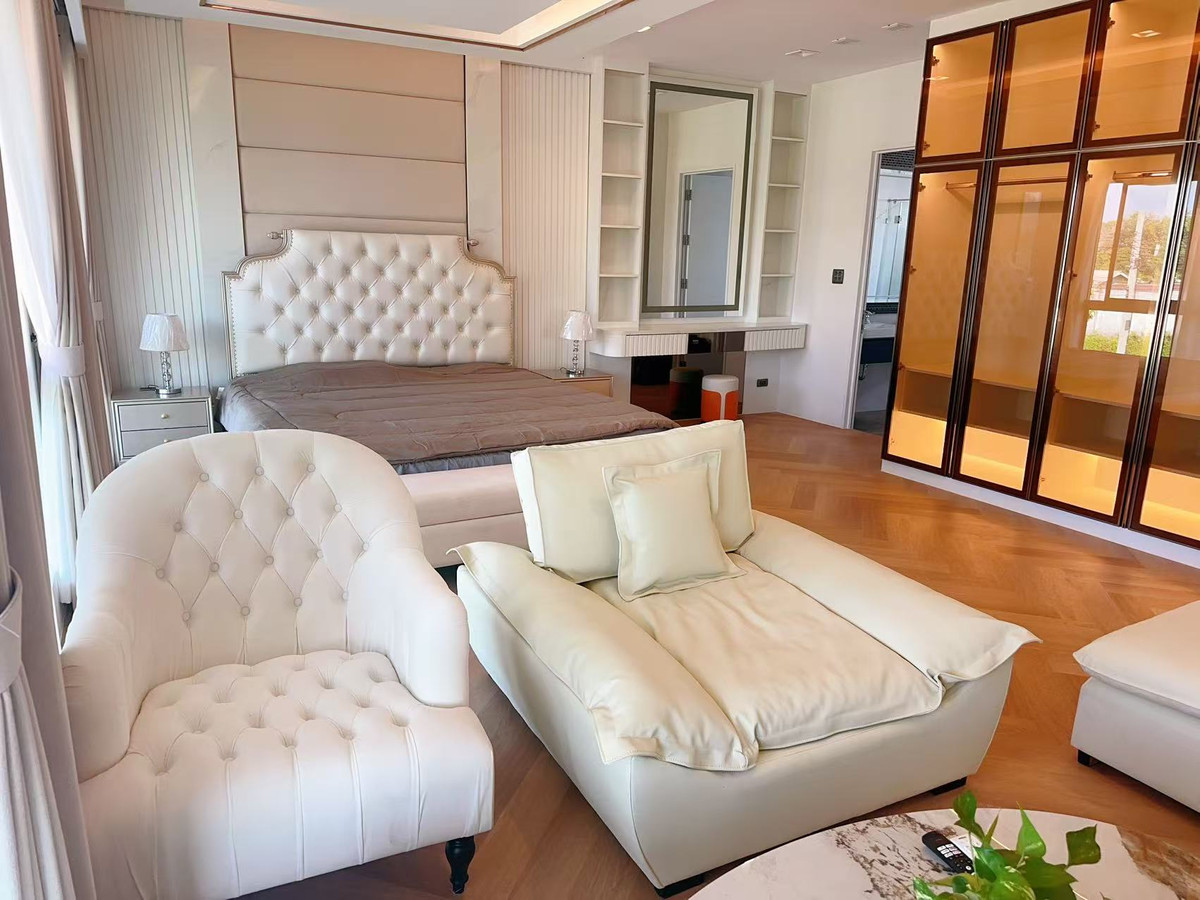 ✨ Luxury Pool Villa near Suvarnabhumi | 5 bedrooms, 6 bathrooms | Perfect Masterpiece project | Sale 39.8 million baht Loading...