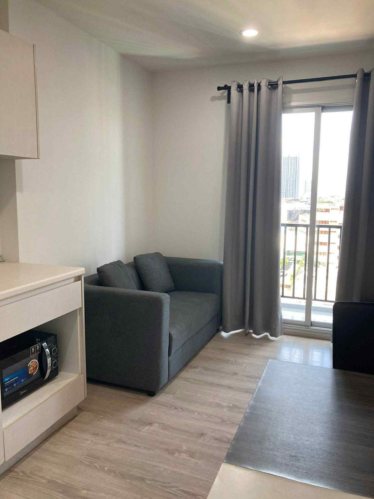 For RentCondoBang kae, Phetkasem : ⭐️ Chewathai Phetkasem 27 ⭐️ Beautiful room 26 sq m. Complete with furniture and electrical appliances, ready to move in.