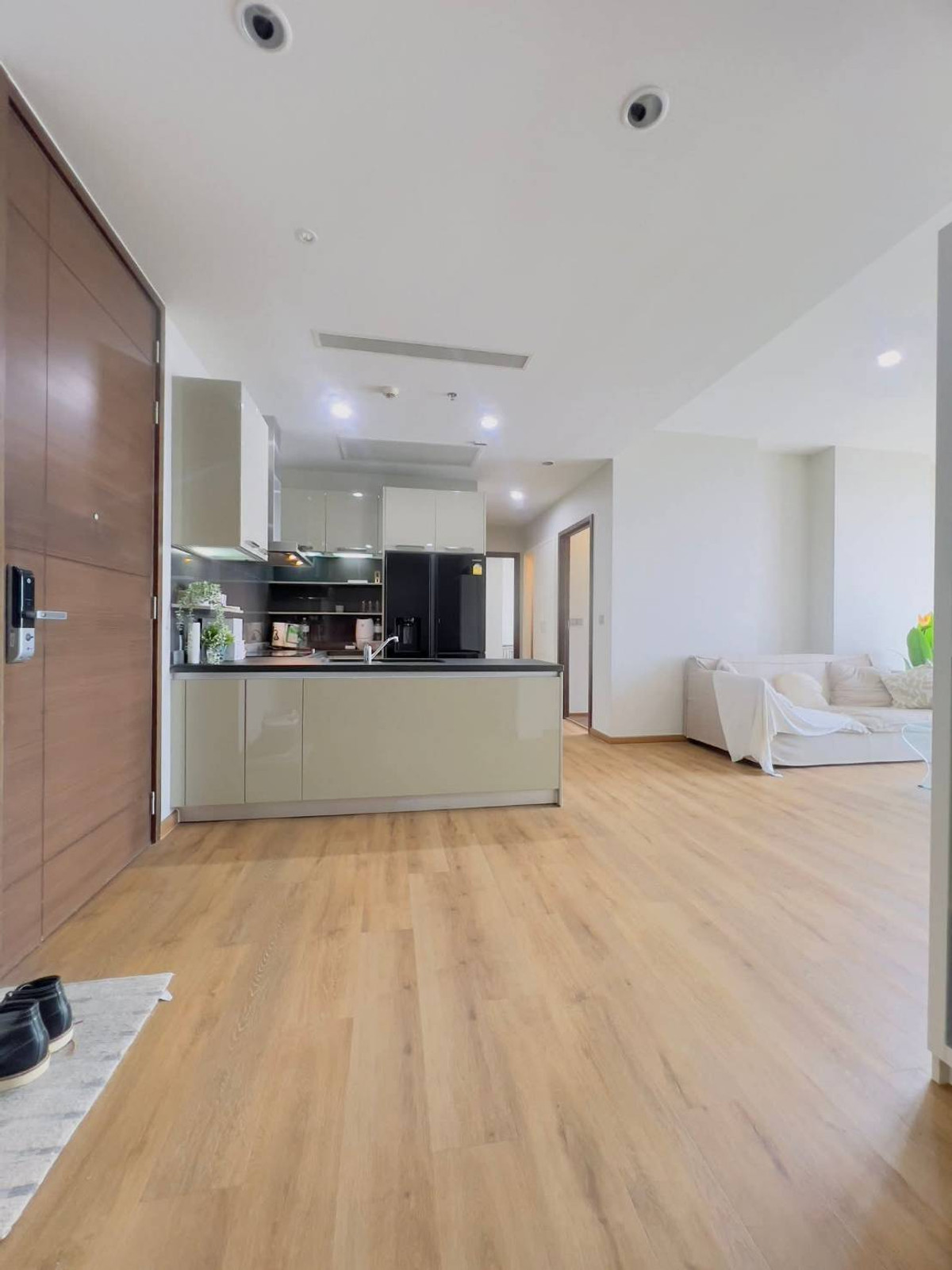 Spacious Luxury 3-Bedroom Condo near BTS Thong Lo – Quattro by Sansiri Loading...