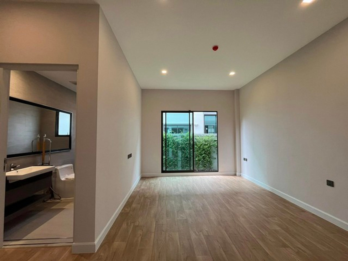 ขายบ้านปิ่นเกล้า จรัญสนิทวงศ์ : ขายบ้านเดี่ยว แกรนด์ บางกอก บูเลอวาร์ด ปิ่นเกล้า-กาญจนา ที่ดิน 190 ตารางวา พื้นที่ 817 ตร.ม. Pool villa