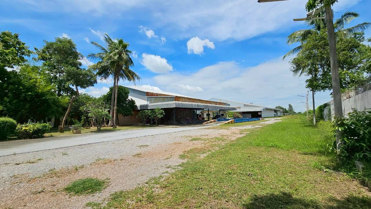 For SaleFactoryKanchanaburi : Fertilizer factory for sale Comes with a R.N.4 license that is legal. Complete with a complete set of machinery + specialized fertilizer production formula Able to continue business immediately