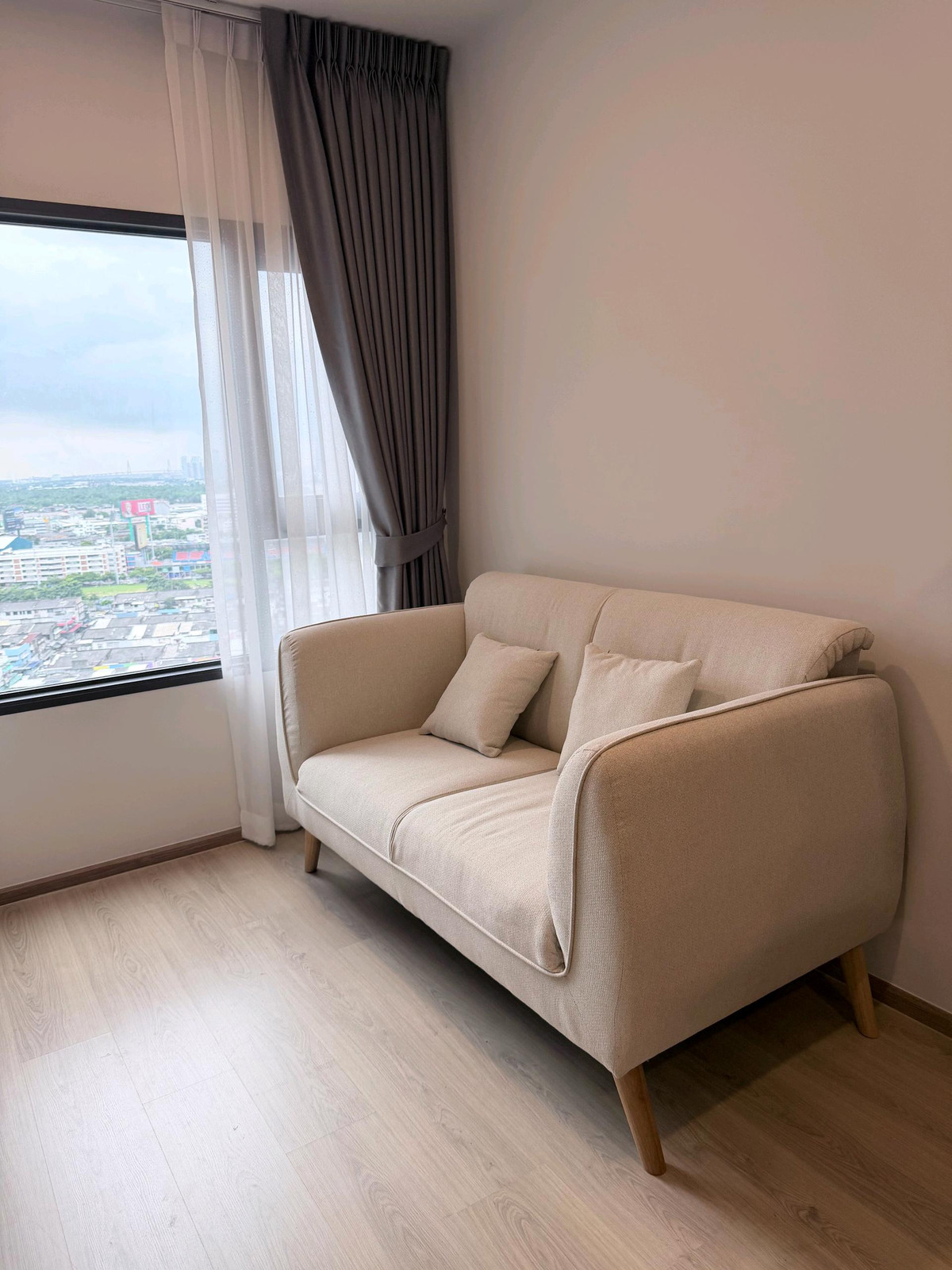 Life Rama 4 -Asoke for rent and sale Loading...