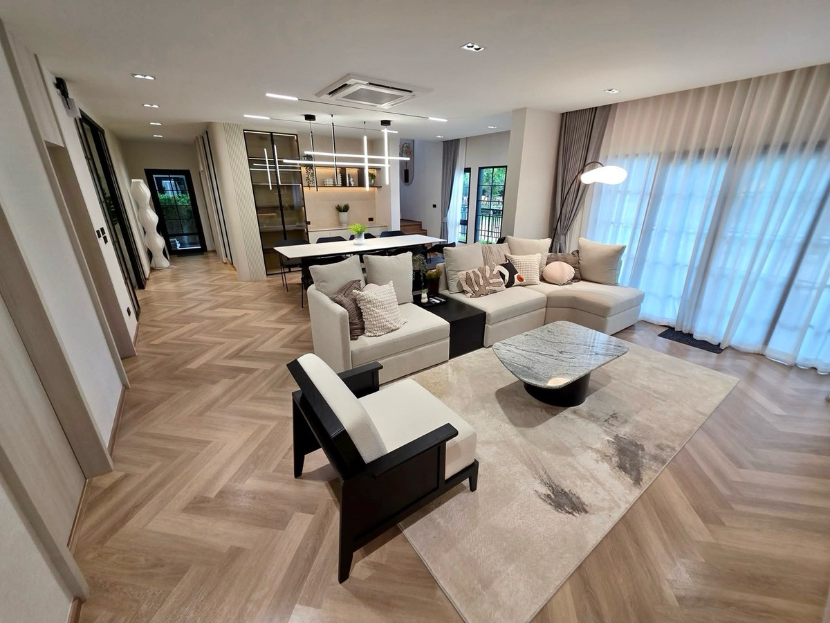 🌟ให้เช่าบ้านเดี่ยว เซนโทรบางนา เฟส 2 บ้านเดี่ยว 2 ชั้น 4 ห้องนอน|5 ห้องน้ำ แปลงหน้าสวน หัวมุม ไม่มีบ้านตรงข้าม ตกแต่งครบระดับพรีเมียม💥ค่าเช่า 190,000 บาท|เดือน  Loading...