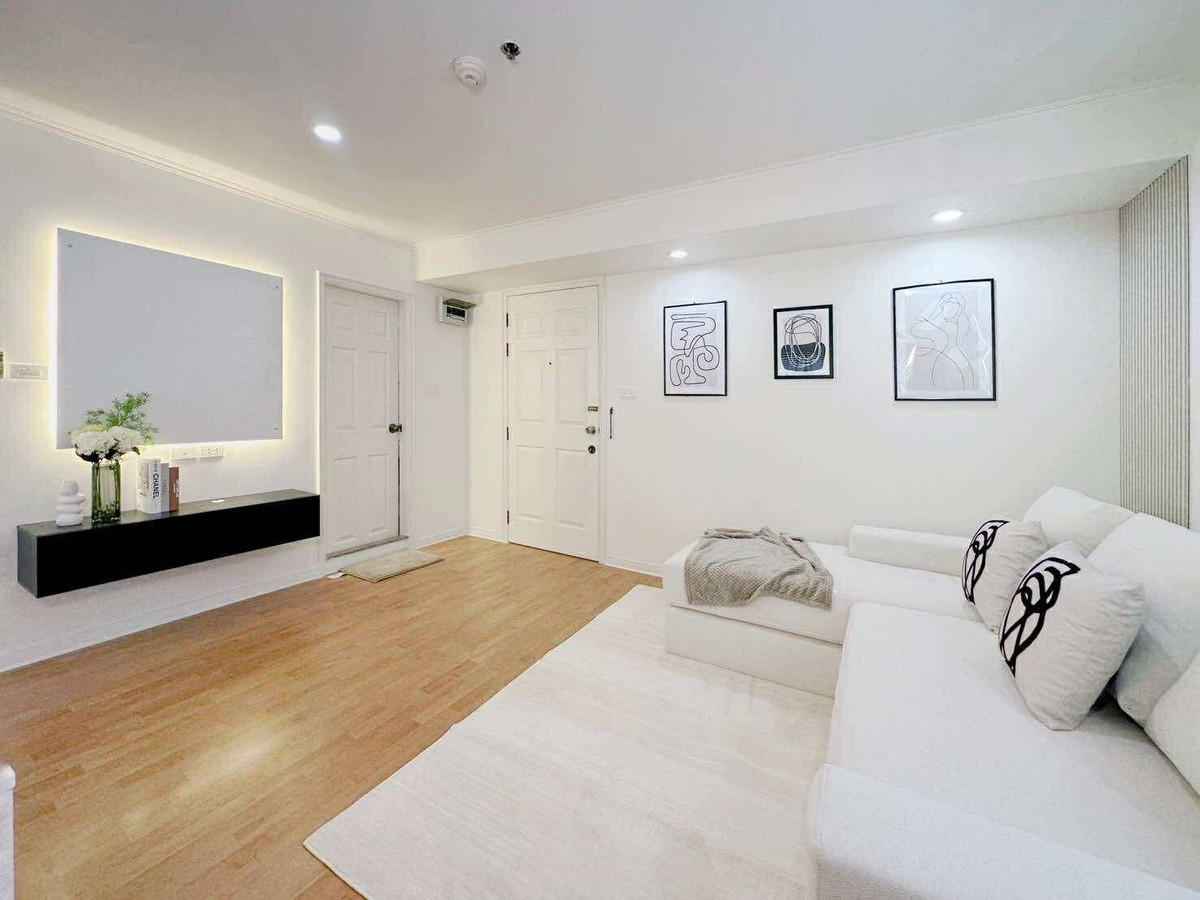 For SaleCondoRamkhamhaeng, Hua Mak : There is nothing cheaper than this!! Lumpini Ville Condo Ramkhamhaeng 44, newly renovated, fully furnished, close to 2 BTS lines, installment only 10,000 baht.