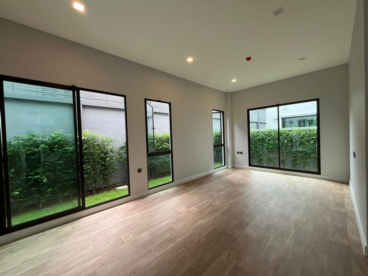 ขายบ้านปิ่นเกล้า จรัญสนิทวงศ์ : ขายบ้านเดี่ยว แกรนด์ บางกอก บูเลอวาร์ด ปิ่นเกล้า-กาญจนา ที่ดิน 190 ตารางวา พื้นที่ 817 ตร.ม. Pool villa