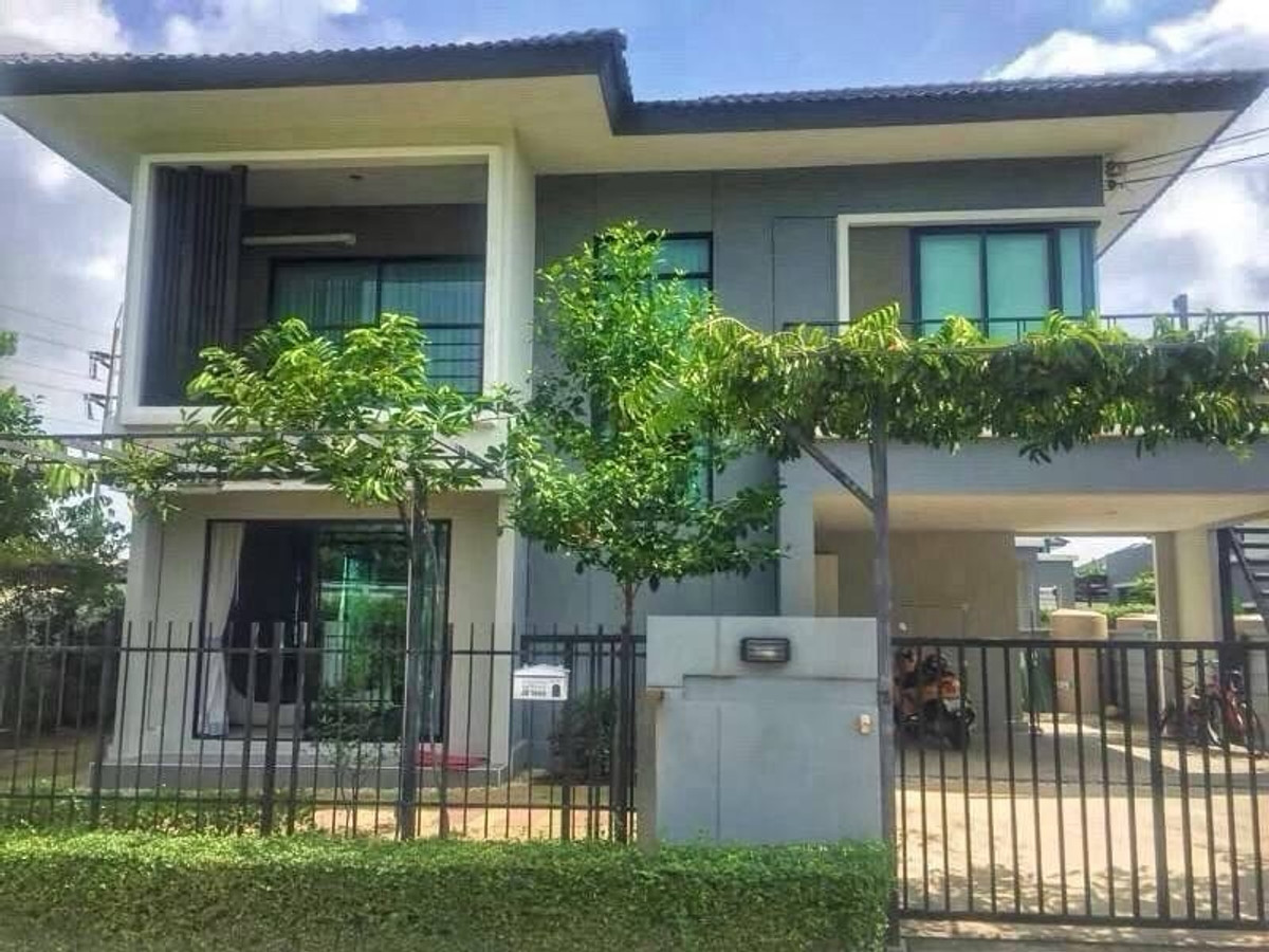 HousePathum Thani,Rangsit, Thammasat : The corner house is fully decorated. The most beautiful in the Pruksa Delight Muang Ake project.
