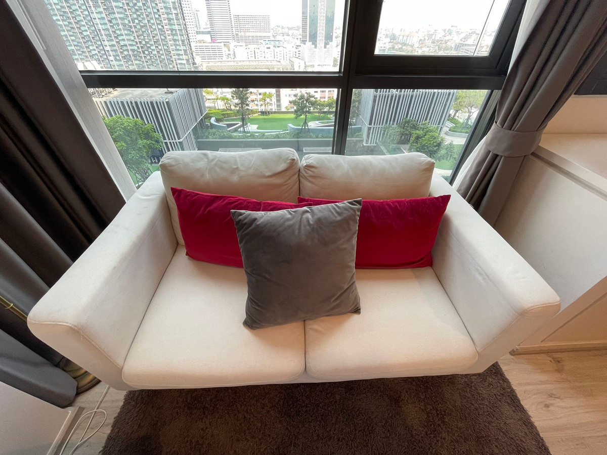 Condo XT Huai Khwang for rent, near MRT Huai Khwang, only 120 meters. Loading...