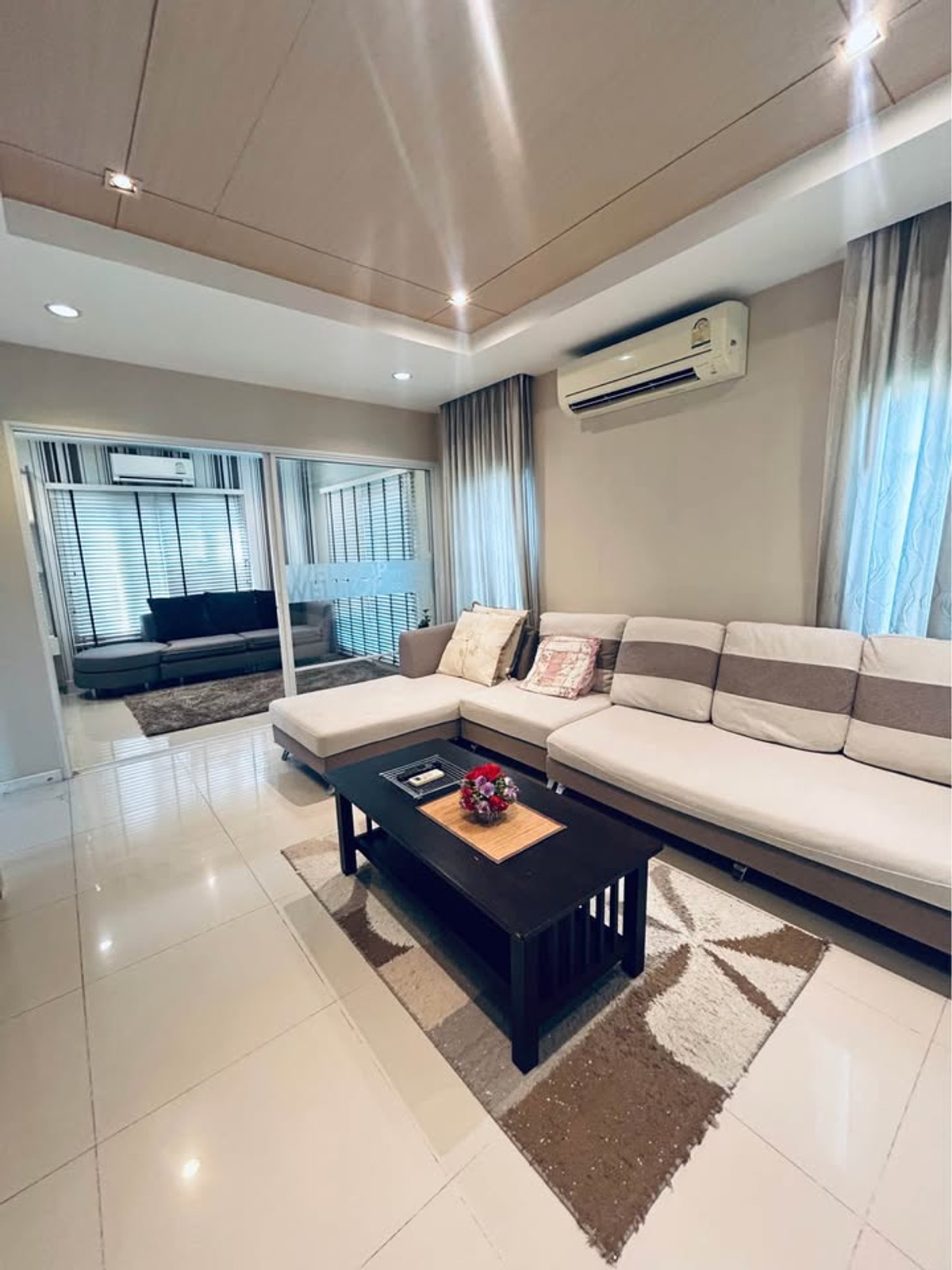 2-story house with furniture, beautifully decorated, for rent in Lat Krabang-Romklao area, near Big C, Food Place, Romklao Housing Estate. Loading...