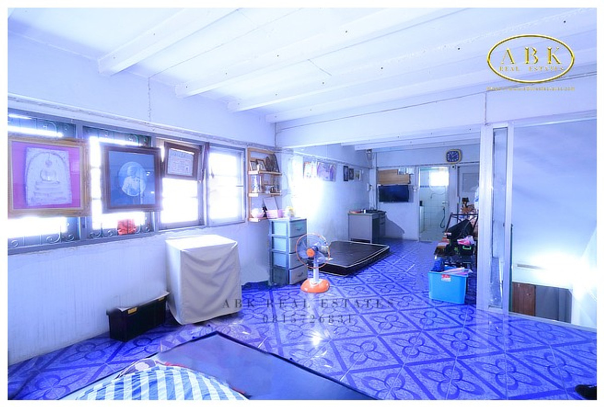 Commercial building for sale, Ramintra KM 7, price 12.9 million baht. Loading...