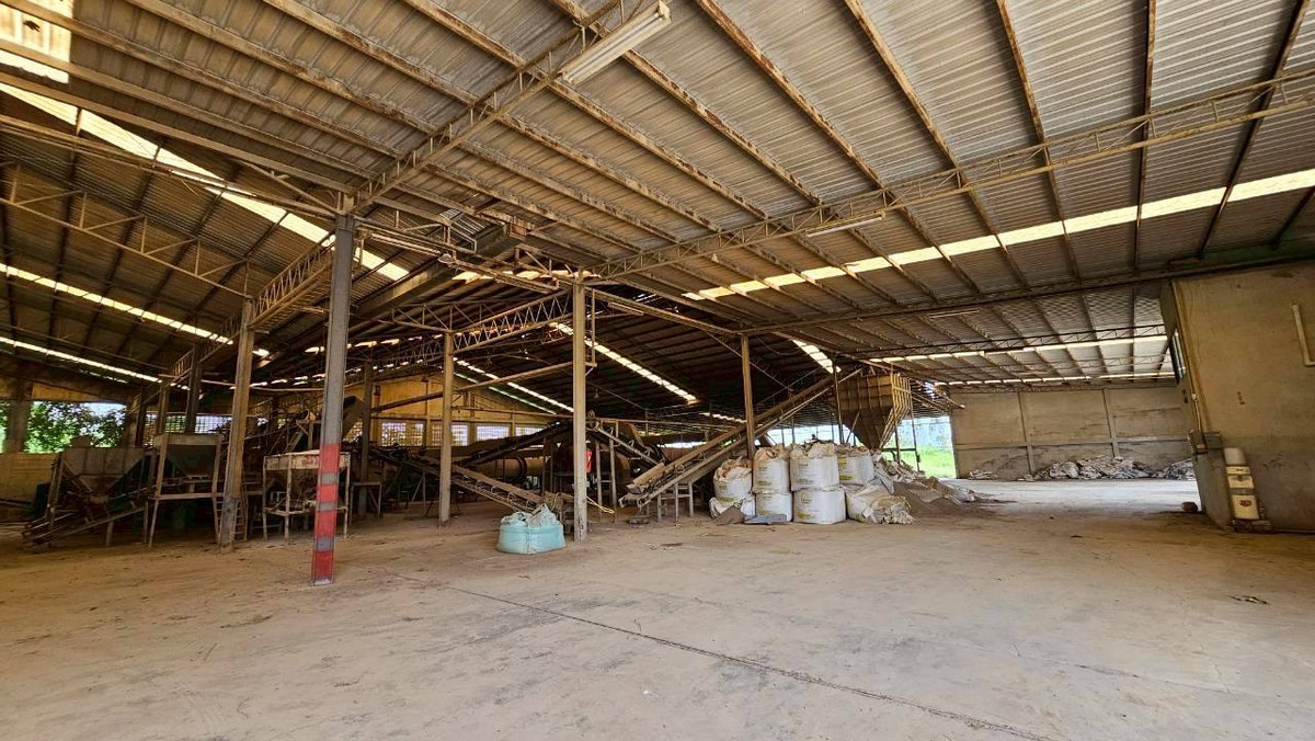 For SaleFactoryKanchanaburi : Fertilizer factory for sale Comes with a R.N.4 license that is legal. Complete with a complete set of machinery + specialized fertilizer production formula Able to continue business immediately