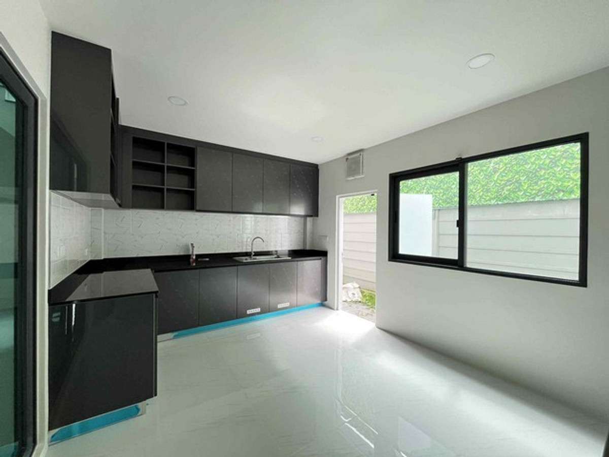 ขายบ้านแจ้งวัฒนะ เมืองทอง : ขายบ้านเดี่ยว THE CITY ดอนเมือง แจ้งวัฒนะ ที่ดิน 106.8 ตารางวา พื้นที่ใช้สอย 416 ตร.ม. 5 ห้องนอน 6 ห้องน้ำ