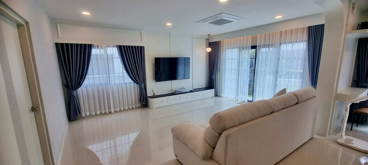 🌟ให้เช่าบ้านเดี่ยว เซนโทร บางนา บ้านเดี่ยว 2 ชั้น 4 ห้องนอน|5 ห้องน้ำ ตกแต่งสวย เฟอร์ครบ-พร้อมอยู่อาศัย💥ค่าเช่า 150,000 บาท|เดือน  Loading...