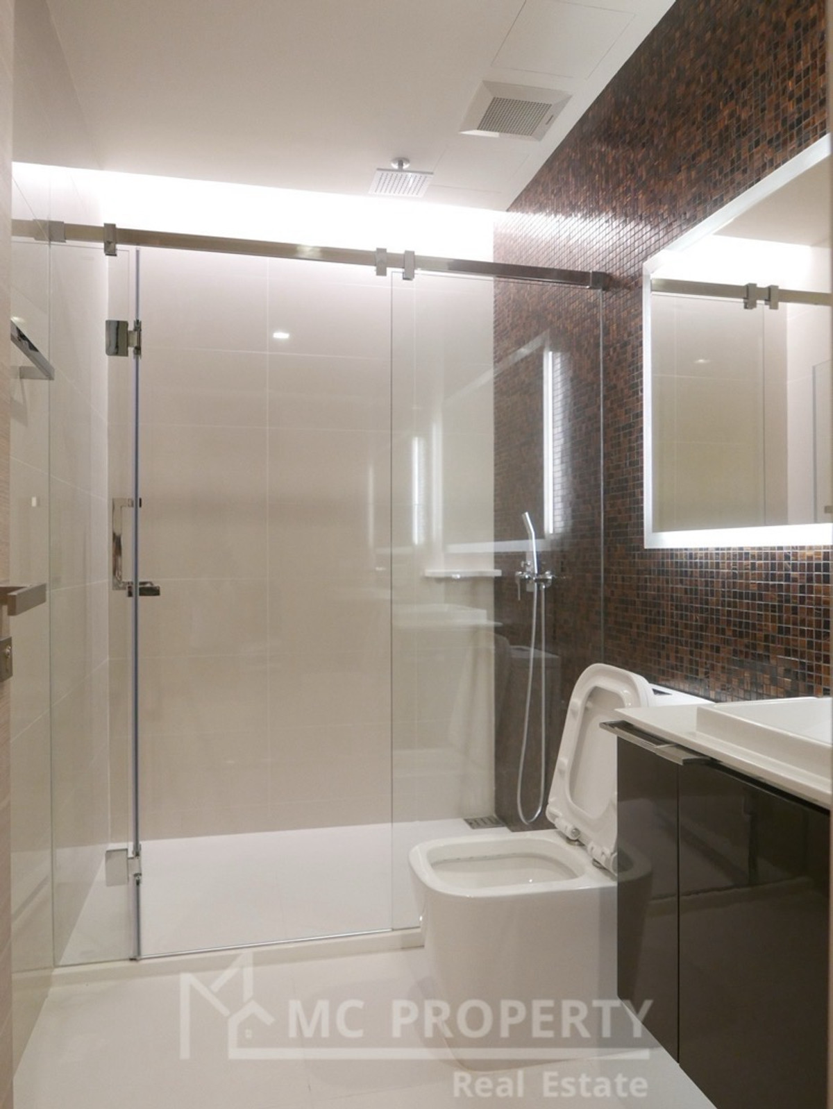 the room sathorn st.louis 2 bedroom 65sqm for rent only 35,000 please contact 0816878954 Loading...