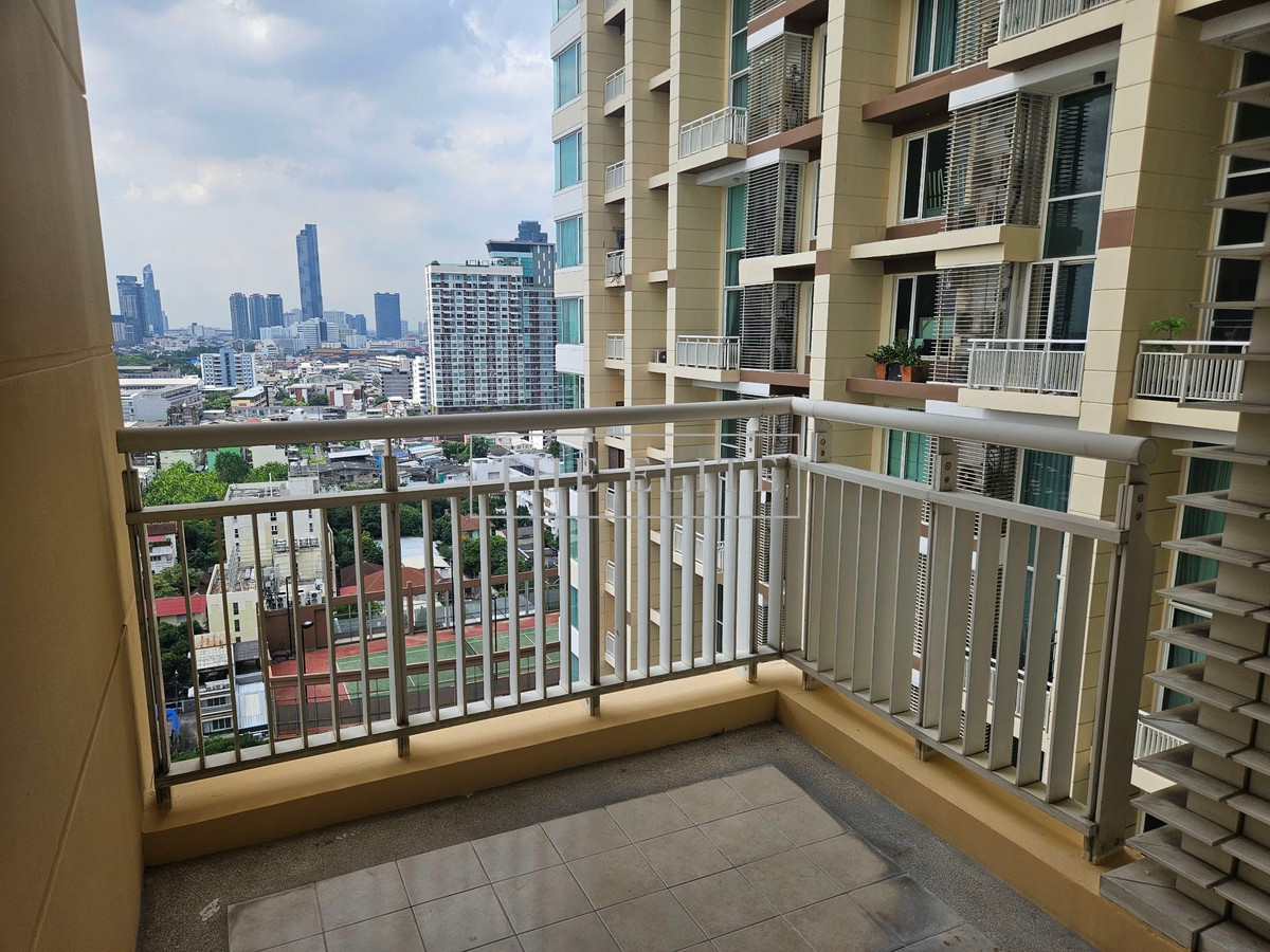 For SaleCondoSathorn, Narathiwat : ✨ Urgent sale with no rush. But if you see the price Wont want to wait for tomorrow 💯