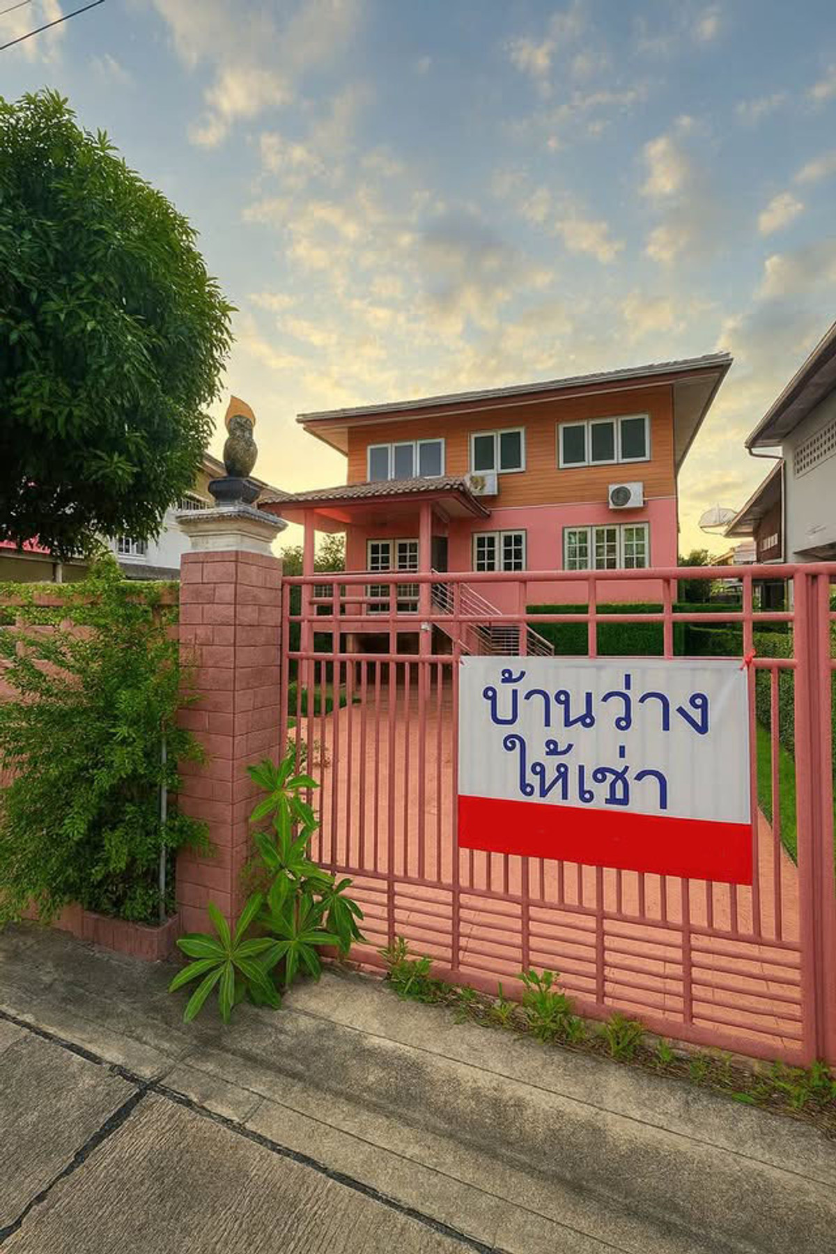 ให้เช่าบ้านแจ้งวัฒนะ เมืองทอง : บ้าน 2 ชั้น ตกแต่งสวยงาม ให้เช่า ย่านแจ้งวัฒนะ-เมืองทอง ใกล้เซ็นทรัล แจ้งวัฒนะ