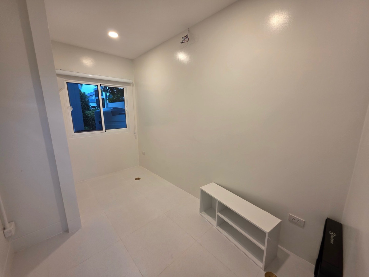 Exactly on the cover, ready to move in, fully furnished Loading...