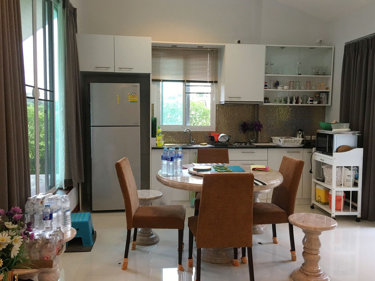 บ้านในโครงการ ให้เช่าเดือนละ 32,000 บาท ใกล้สนามกอล์ฟกรีนวัลเล่ย์ No.10H217 Loading...