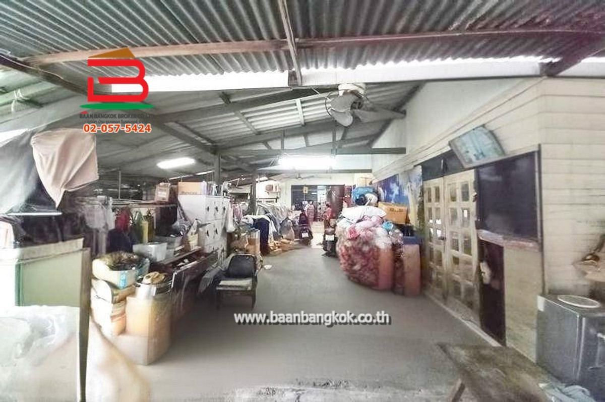 ที่ดินพร้อมบ้าน ซอยลาดปลาเค้า 7 เนื้อที่ 155 ตรว. ใกล้ถนนเกษตรตัดใหม่ ถนนลาดปลาเค้า แขวงลาดพร้าว เขตลาดพร้าว กรุงเทพฯ Loading...