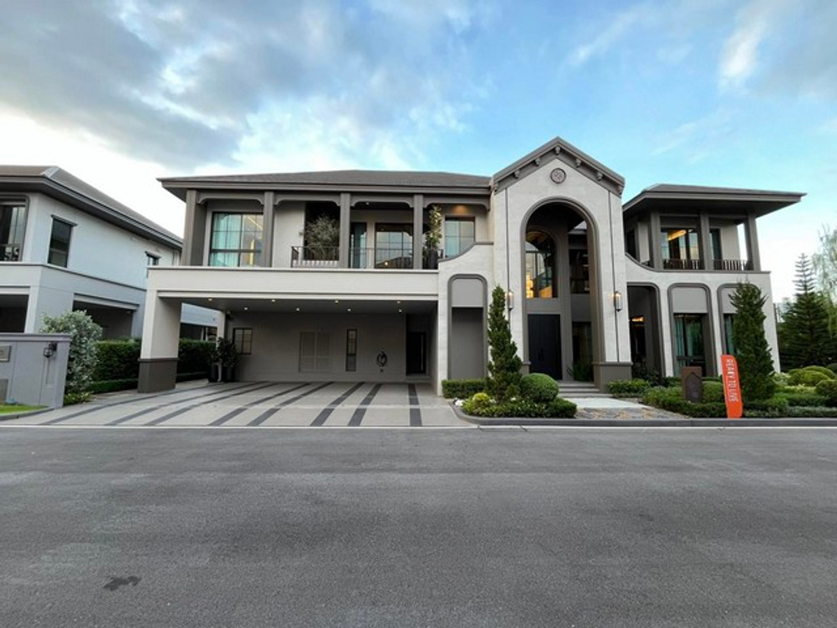 For SaleHousePhutthamonthon, Salaya : Model house for sale 🏡Grand Bangkok Boulevard at the park, land 178.8 square wah, usable area 594 square meters.