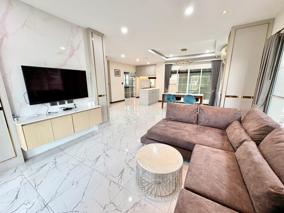 🏡 ให้เช่าบ้านเดี่ยวนันทวัน สาทร-ราชพฤกษ์ 70.2ตรว. 3ห้องนอน 3ห้องน้ำ ใกล้ BTS🚝บางหว้า ตกแต่งใหม่สไตล์ Modern Luxury รองรับEV Charging, ห้องแม่บ้านแยกแอร์5เครื่อง, 🐶🐱 Loading...